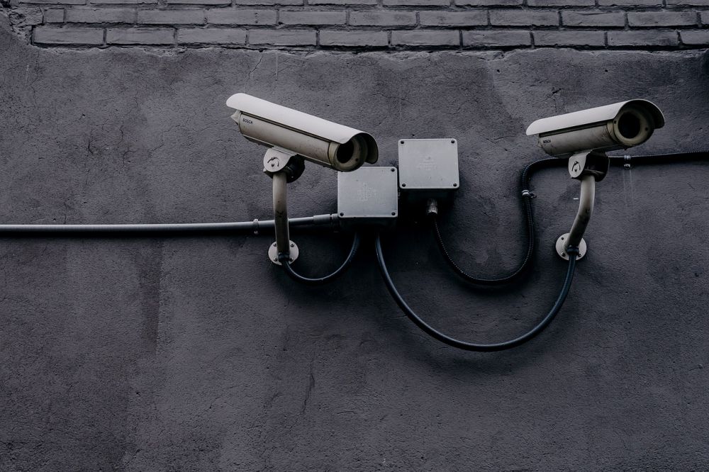 Videoovervågning: Din sikkerhed og overvågningsteknologiens fremskridt